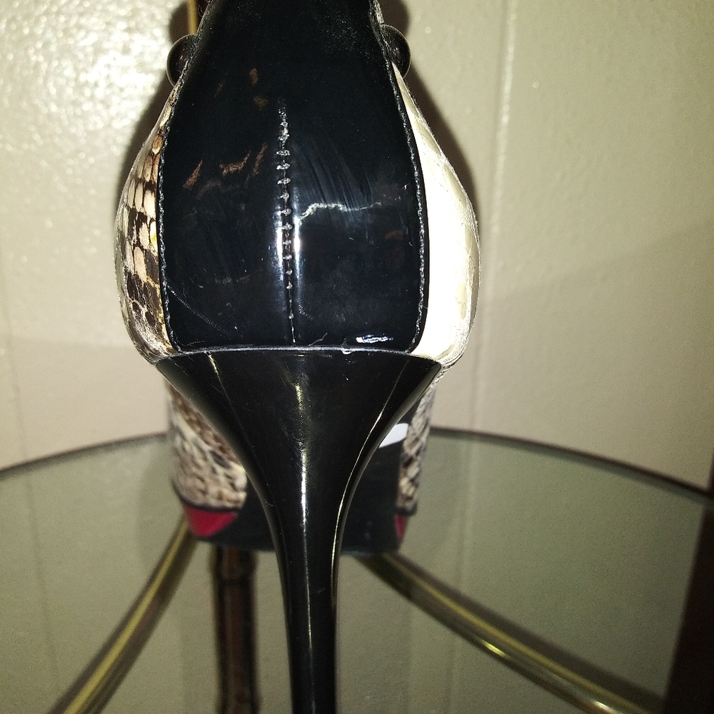 Shoes - Picture 2 of 6